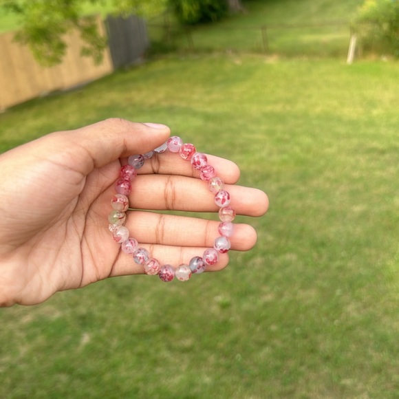 I will be selling bracelets red and blue 3$ each - Picture 3 of 4